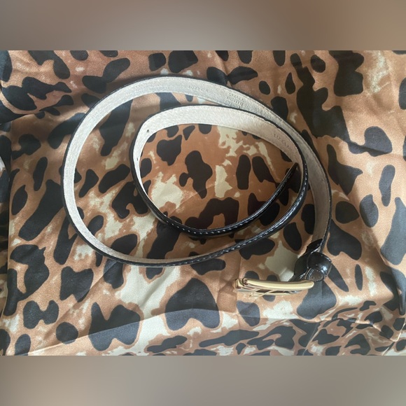 Liz Claiborne Ladied Belt - Picture 4 of 4